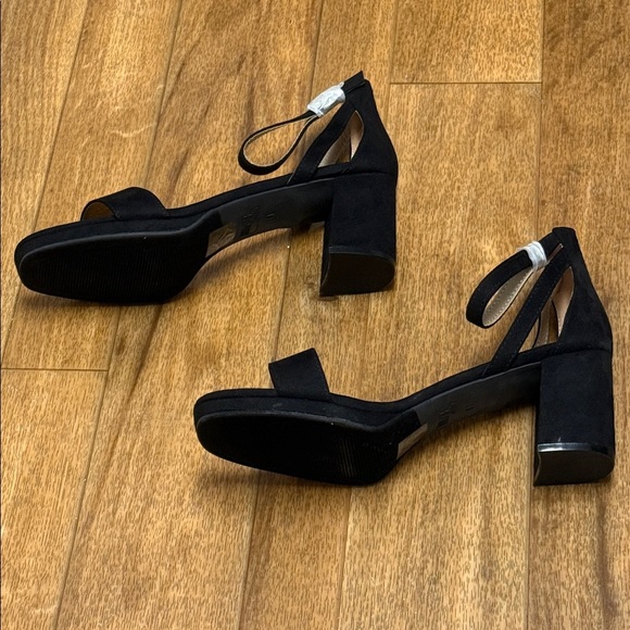 New!! Size 11 Heels w/ 3 inches - ROUGE HELIUM Black Heels - Picture 9 of 15